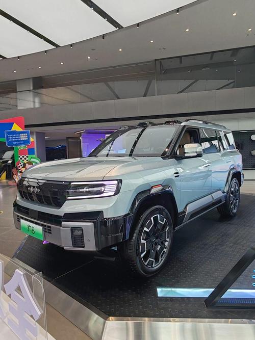 深圳347比亚迪方程豹硬派越野的爆款，英菲尼迪35周年与你共成长